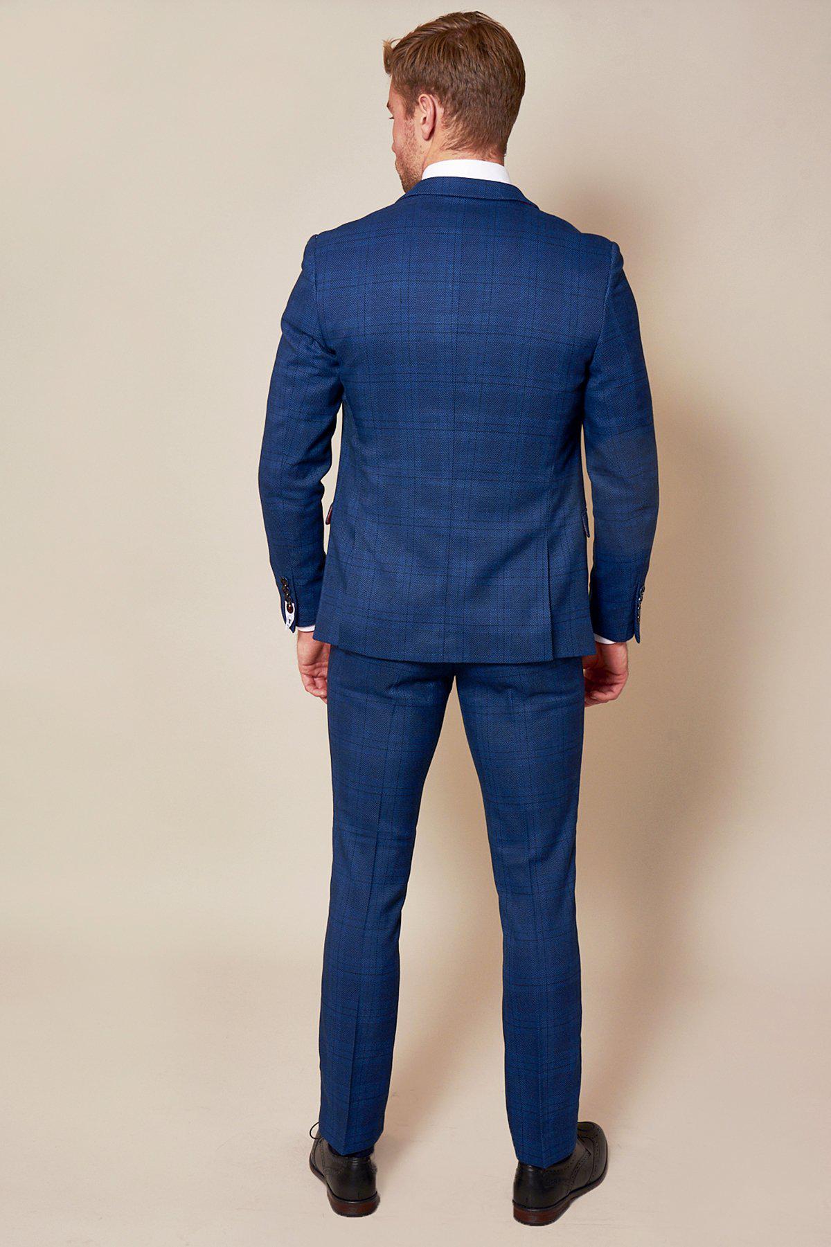Emmerdale's Jay Kontzle (Billy Fletcher) in Jerry Check Suit - Image 3